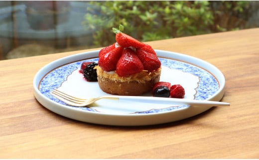 【まるふくオリジナル】有田焼 桔梗渕 Round plate 2枚セット 