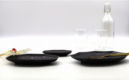 有田焼 食材の彩りを引き立てる上品な黒 / 長八角皿SMLセッ