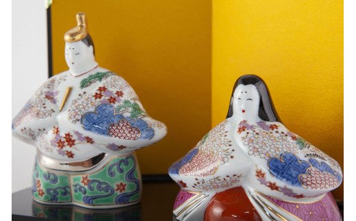 A130-26 有田焼【其泉】磁器製ひな人形 金屏風・木台付き 賞