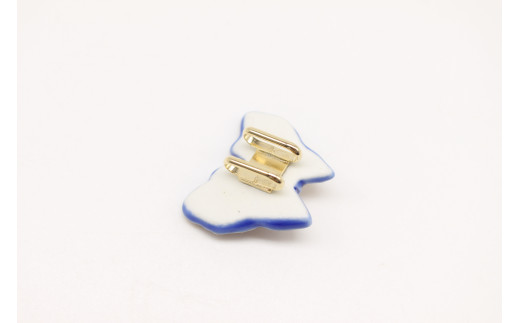 cocosara 瑠璃色に光る蝶の帯留 おしゃれ アクセサリー 磁器 