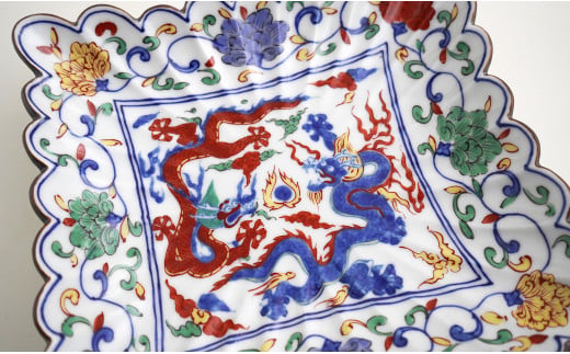 有田焼 福泉窯 菊割長角皿 / 染錦花唐草双龍絵 青龍 赤龍 縁