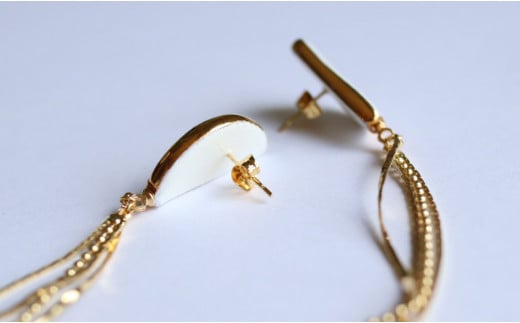 白磁半月 ピアス【6.kiln】アクセサリー 白磁 有田焼 清六窯 