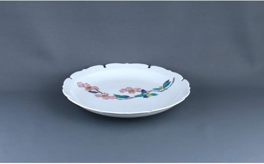 有田焼 雪輪皿 22cm〈山茶花文〉【赤絵白磁硯処 雪月花】食