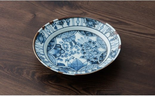 有田焼 渕錆藍華牡丹地紋様図 21cm 皿 ～華一園シリーズ～【