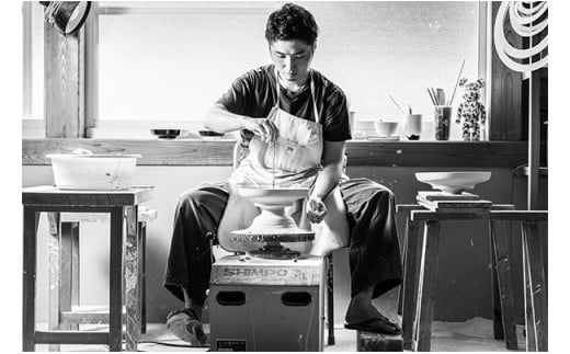 有田焼 井上萬二窯 井上祐希作 手ろくろ 茶碗 白磁釉滴飯碗