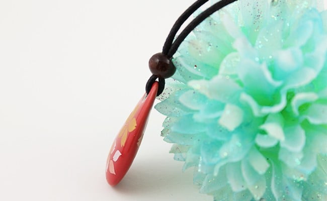 有田焼桜吹雪ペンダント（大・皮紐）有田焼アクセサリー