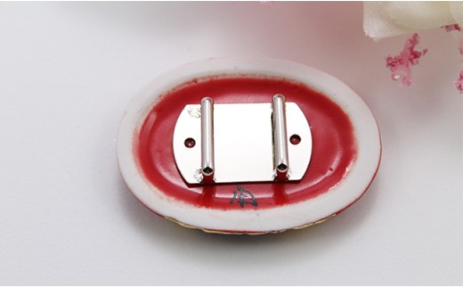 有田焼帯留め 赤金桜紋様 有田焼アクセサリー二宮閑山 A18-2