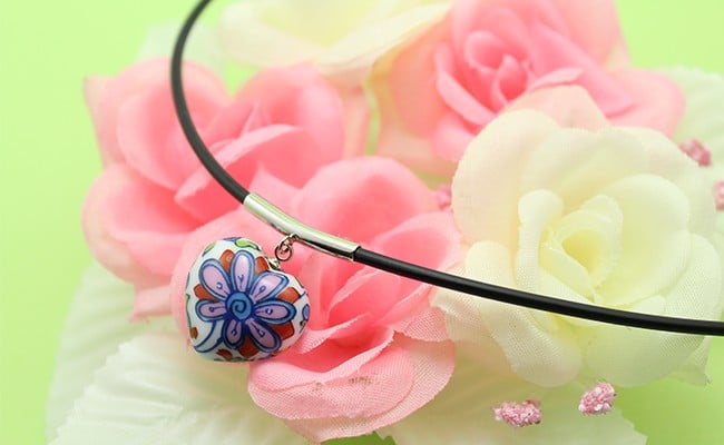 有田焼花唐草紋様ハート型ペンダント 有田焼アクセサリー