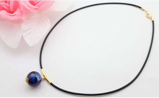 二宮閑山 有田焼磁器玉ペンダント2個セット（しろブルー・