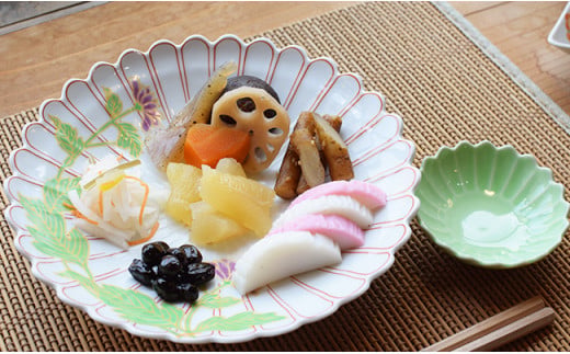 花添え菊盛り皿と若緑色小皿セット お正月などハレの日も