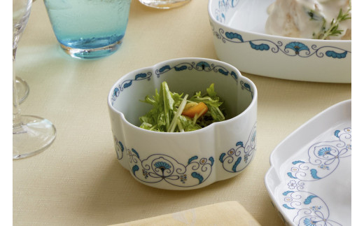 有田焼 其泉 ゆいからくさ 四つ葉形 ボウル 花浅葱 紅赤 ペ