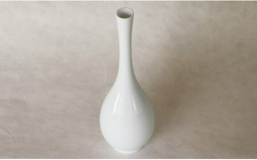 ろくろの現代の名工 矢鋪與左衛門作 白磁 細首花入れ 有田