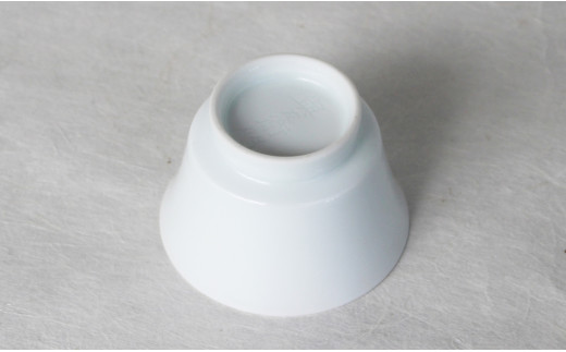 ろくろの現代の名工 矢鋪與左衛門作【白磁 朝顔型突き底ぐ