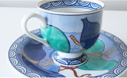 【篠英陶磁器オリジナル】 有田焼 色鍋島瓢紋 珈琲碗皿 篠