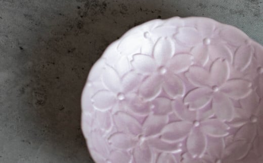 【日常に和の優雅さを】有田焼 mint. 桜彫り 12.7cm 深小皿 2枚