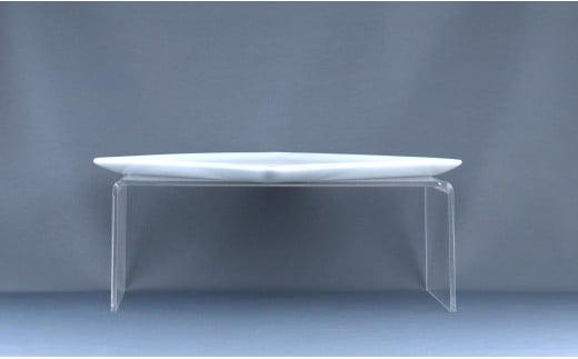 有田焼 角平皿 22cm〈侘助文〉赤【赤絵白磁硯処 雪月花】食