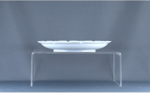 有田焼 雪輪皿 22cm〈山茶花文〉【赤絵白磁硯処 雪月花】食