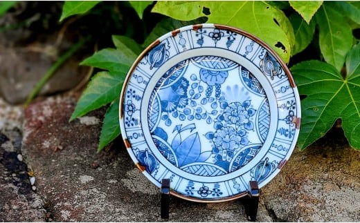 有田焼 渕錆藍華牡丹地紋様図 24cm 皿 ～華一園シリーズ～【