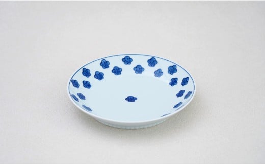 【宇賀なつみさんおすすめ！】有田焼 染付梅散し 深皿【源