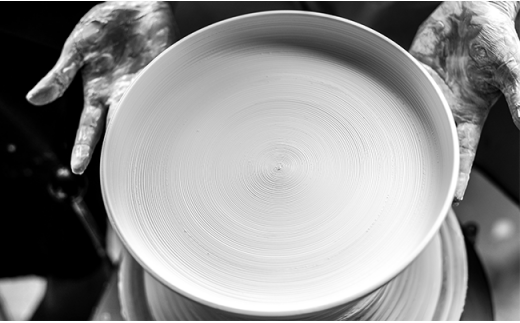 有田焼 井上萬二窯 井上祐希作 手ろくろ 茶碗 白磁釉滴飯碗