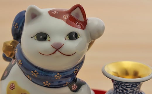 源右衛門窯 染錦結び梅地紋 猫置物 梅 ねこ ネコ 有田焼 A150
