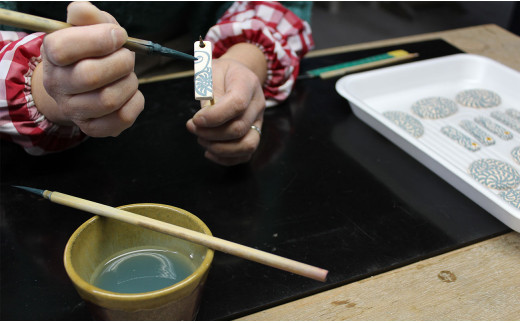 帯留め 流星レッド楕円型 有田焼アクセサリー二宮閑山 A18-2