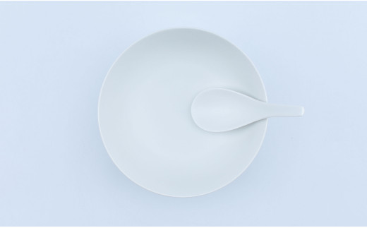 有田焼 究極のラーメン鉢 Colors ホワイト レンゲ付【まるぶ