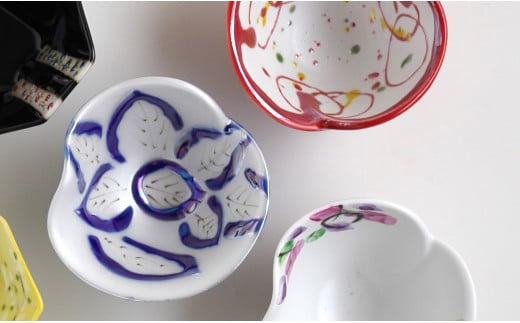 有田焼 巻花 (赤釉・ルリ・桃) 八角 (雲花・雪柳・宝石) 珍