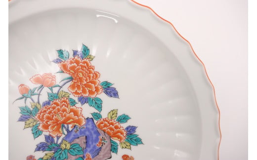 錦色絵岩牡丹9寸皿 / 深海三龍堂 有田焼 陶磁器 和食器 赤絵