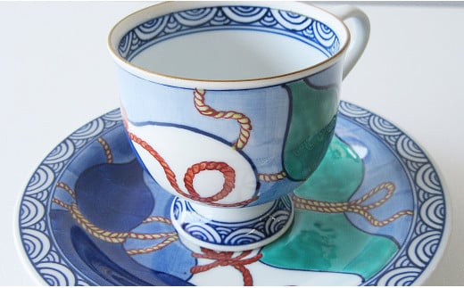 【篠英陶磁器オリジナル】 有田焼 色鍋島瓢紋 珈琲碗皿 篠