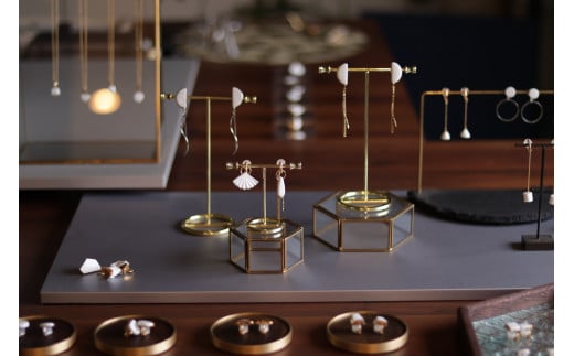 白磁半月 ピアス【6.kiln】アクセサリー 白磁 有田焼 清六窯 