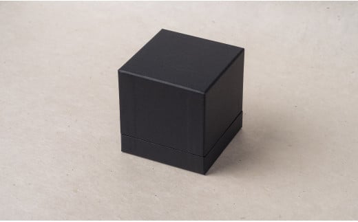 有田焼 磁器製の野球ボール。白磁球 / 火の玉ストレート　