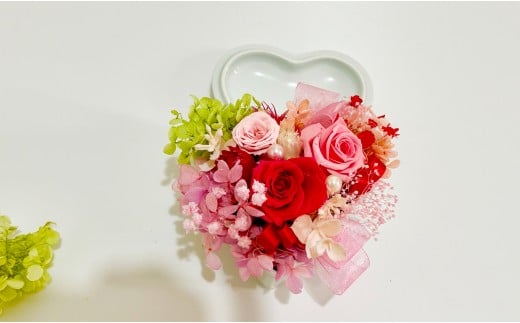 有田焼 ハート型蓋付き花器 ホワイト【フラワースポット 