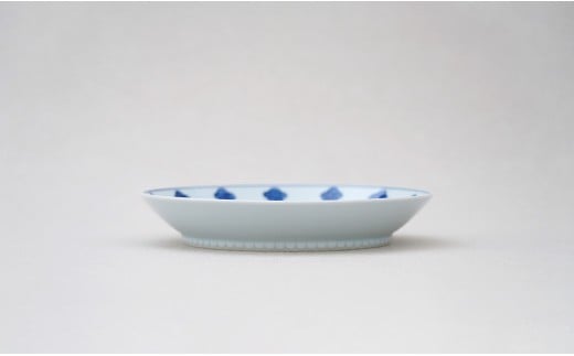 【宇賀なつみさんおすすめ！】有田焼 染付梅散し 深皿【源