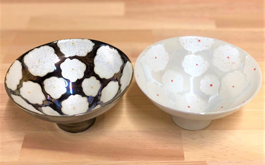 有田焼 花真珠黒白ペア 利久窯モダン飯碗 陶窯みかわや AA24