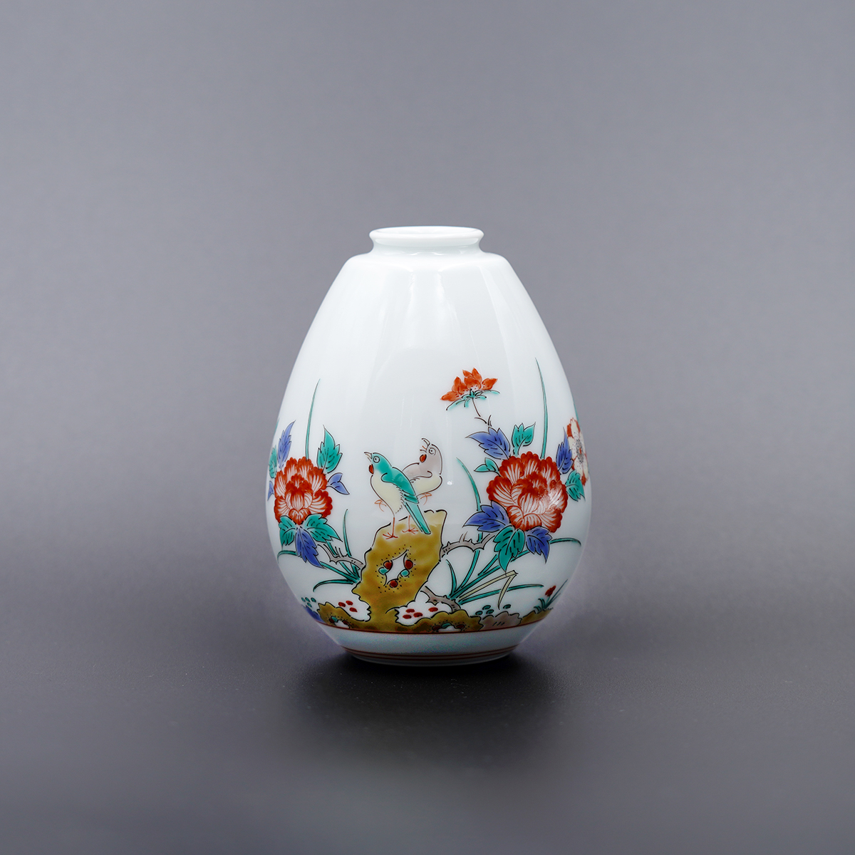 A100-77 柿右衛門窯作 一輪生（釣鐘形・小）牡丹鳥文