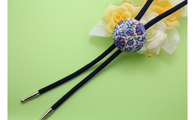 有田焼花唐草紋様ループタイ 有田焼アクセサリー二宮閑山