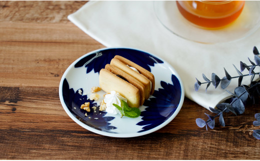 菊の馨 15cm丸プレート 有田焼 【伯父山】 器 うつわ 食器 皿