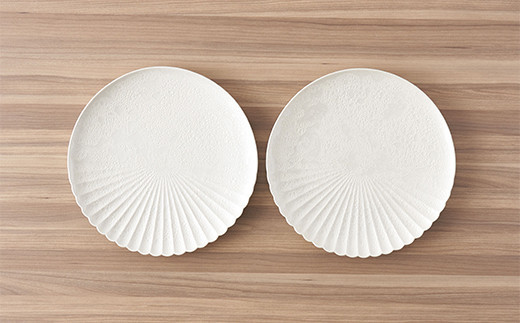 【有田焼】白泡化粧ハーフ菊割皿(19cm2枚)　07fs-0006