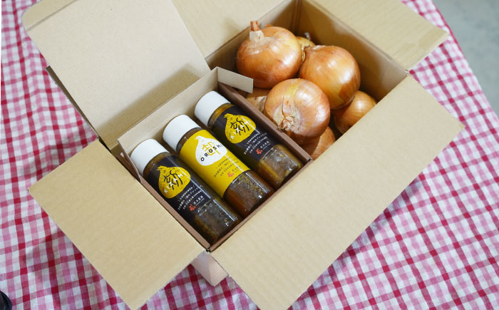 【先行予約】【素材の味そのまま！】玉ねぎドレッシング（きざみ2本・おろし1本）と新鮮玉ねぎの詰め合わせ 美里セット【黒木農園】タマネギ [IAU004]