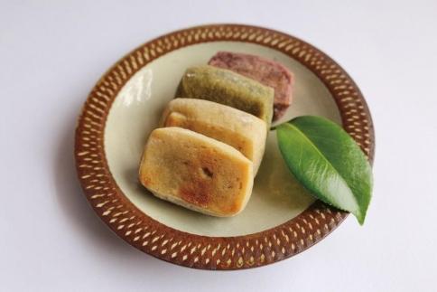 昔懐かしい五島の甘味　～かんころ餅とあわび最中～＜ルモンド風月＞