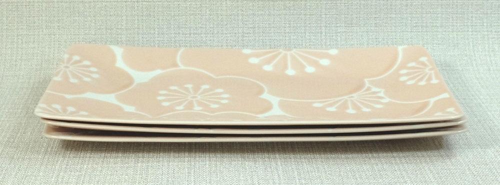 【AB1165】【波佐見焼】25×１３.５ｃｍの長角皿3枚組　はふり 梅柄桃 【西海陶器】3 19233