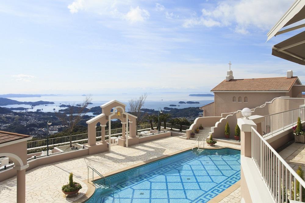 ＜2025年９月30日までの利用＞【弓張の丘ホテル】平休日1泊2食付 ペア宿泊券《ツイン》