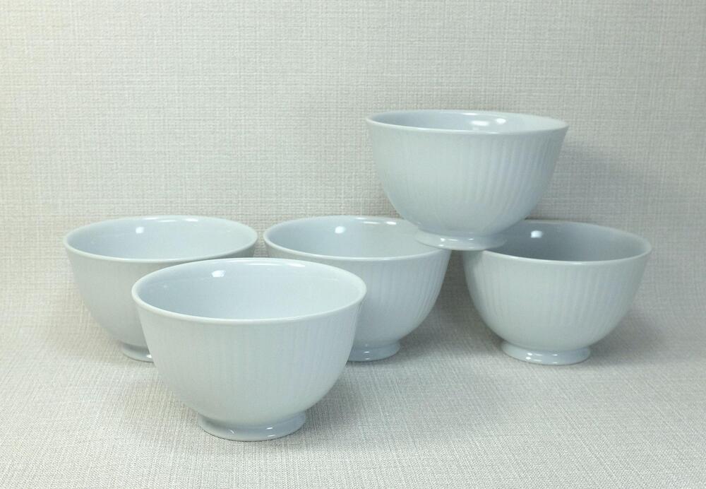 【AB1084】【波佐見焼】φ13ｃｍの小さめ丼５個組  花ふわり白 【西海陶器】 ５ 30590