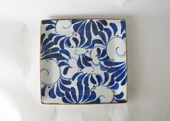 【AB380】【波佐見焼】２７×２７cm角プレート karakusa　【西海陶器】 １ 14501