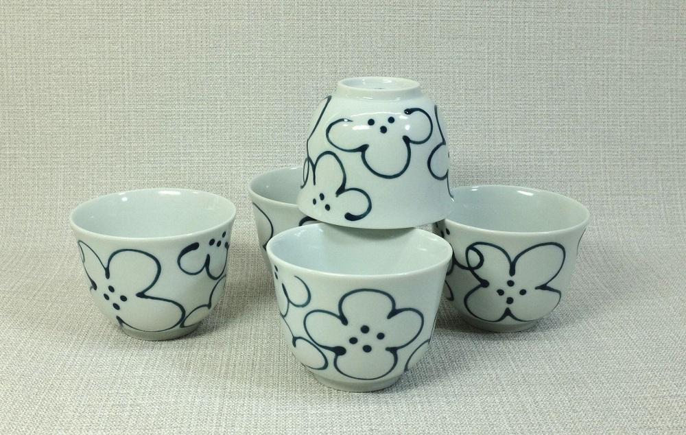 【波佐見焼】容量１５０mlの来客湯呑み５個組 花紋 【西海陶器】５ 73595