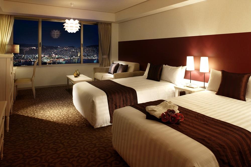 ルークプラザホテル　1泊朝食付　ペア宿泊券（夜景側のお部屋指定）