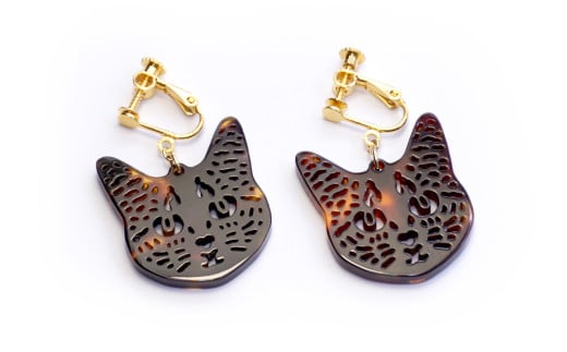 【べっ甲】すまし猫イヤリング