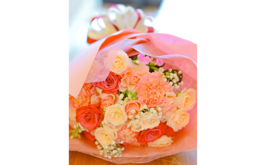 【年4回定期便】ピンクバラと季節のオールラウンド花束