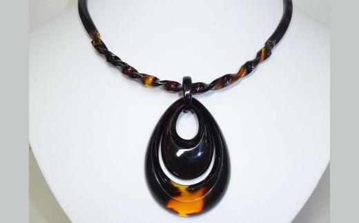 【本べっ甲】チョーカー付きペンダント